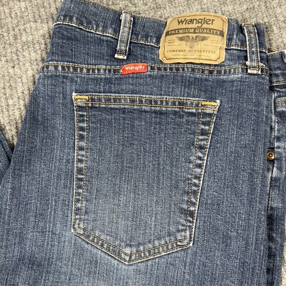 Wrangler Jeans Men 40x32 Blue Denim Pants Straight Leg Cotton Regular Fit Mexico - Picture 9 of 16